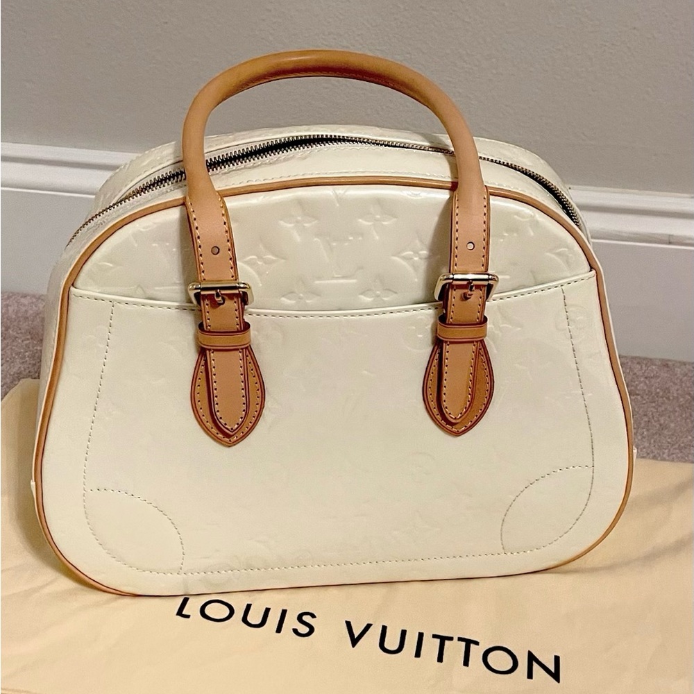 Authentic Louis Vuitton Pearl Vernis Handbag